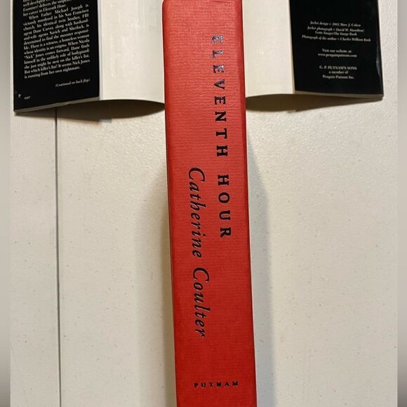 EUC - Eleventh Hour by Catherine Coulter Hardback Book - FBI Thriller - Picture 5 of 7